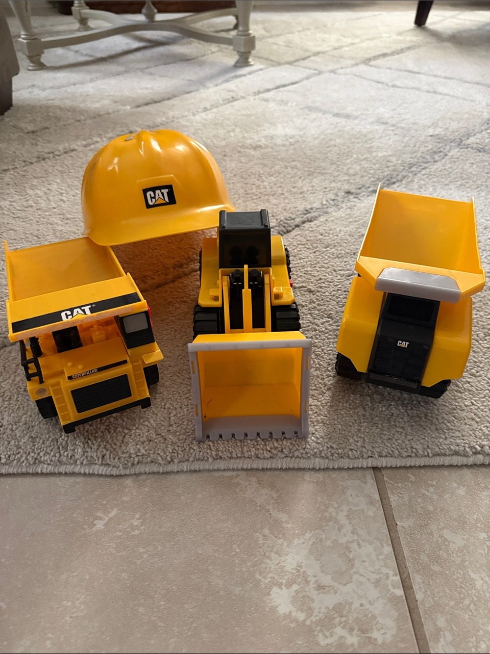 CAT motorized toys with hard hat